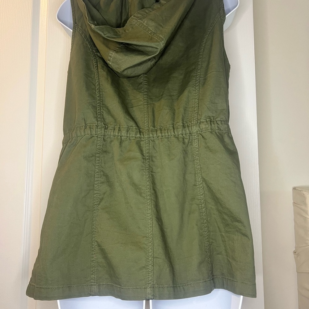 Cargo Vest - Picture 2 of 3